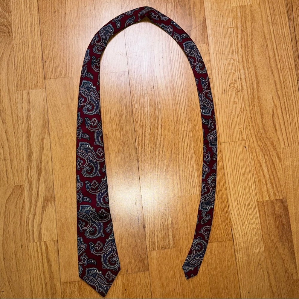 Christian Dior Men’s Silk Neck Tie Red Blue Paisley Formal Preppy Office Career